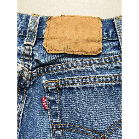 Vintage Levi’s 501 Jeans Women’s Size 9 USA Button Fly 90s Distressed Hem 25x28 - Picture 11 of 16